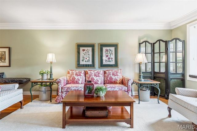 400 Conway Meadows Drive, Chesterfield, MO 63017