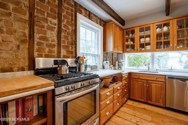 852 River Road, Fair Haven, NJ 07704