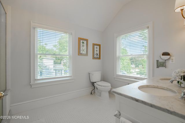 852 River Road, Fair Haven, NJ 07704