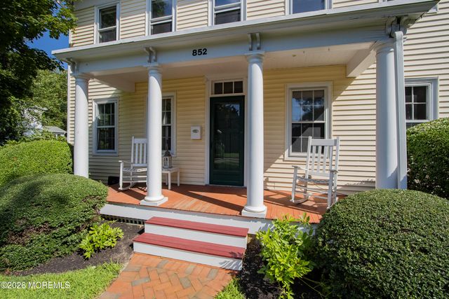 852 River Road, Fair Haven, NJ 07704