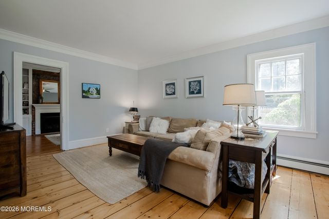 852 River Road, Fair Haven, NJ 07704