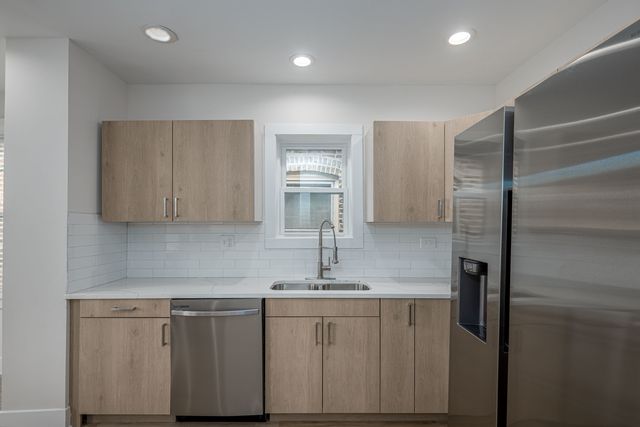 8634 S Laflin Street, Chicago, IL 60620