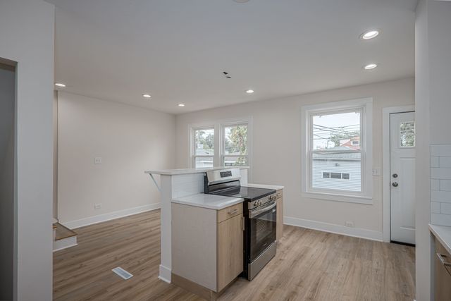 8634 S Laflin Street, Chicago, IL 60620