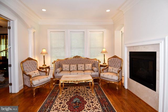 7104 OLD DOMINION DR, Mclean, VA 22101