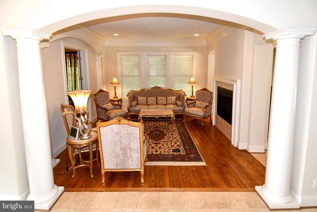 7104 OLD DOMINION DR, Mclean, VA 22101