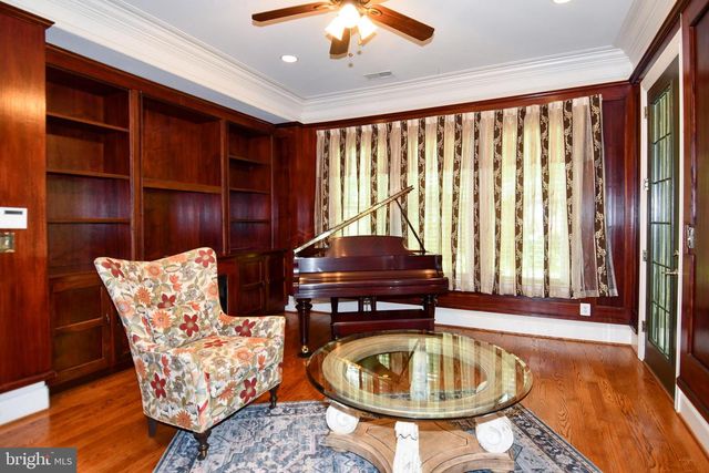 7104 OLD DOMINION DR, Mclean, VA 22101