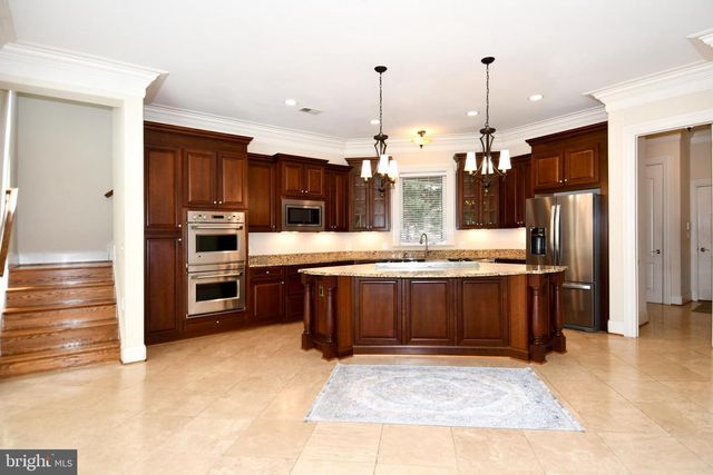 7104 OLD DOMINION DR, Mclean, VA 22101
