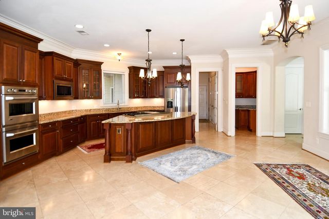 7104 OLD DOMINION DR, Mclean, VA 22101