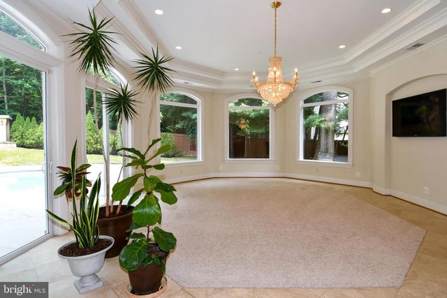 7104 OLD DOMINION DR, Mclean, VA 22101
