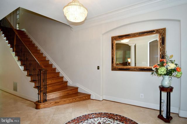 7104 OLD DOMINION DR, Mclean, VA 22101