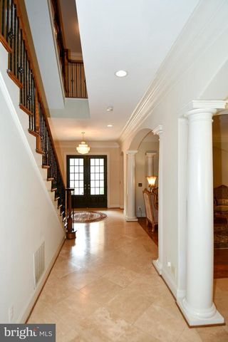 7104 OLD DOMINION DR, Mclean, VA 22101