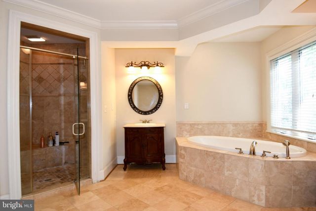 7104 OLD DOMINION DR, Mclean, VA 22101