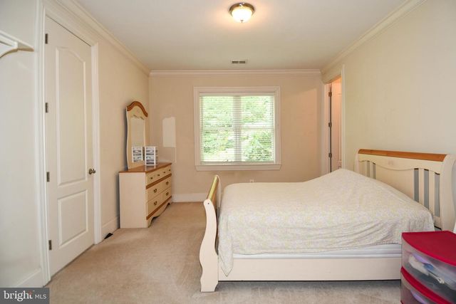 7104 OLD DOMINION DR, Mclean, VA 22101