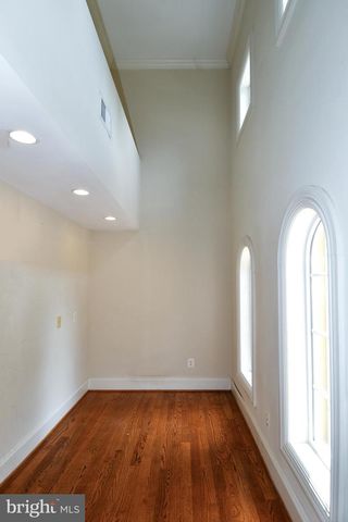 7104 OLD DOMINION DR, Mclean, VA 22101