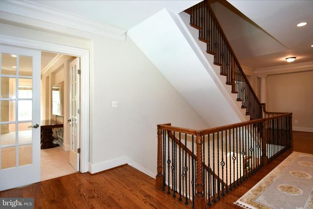 7104 OLD DOMINION DR, Mclean, VA 22101