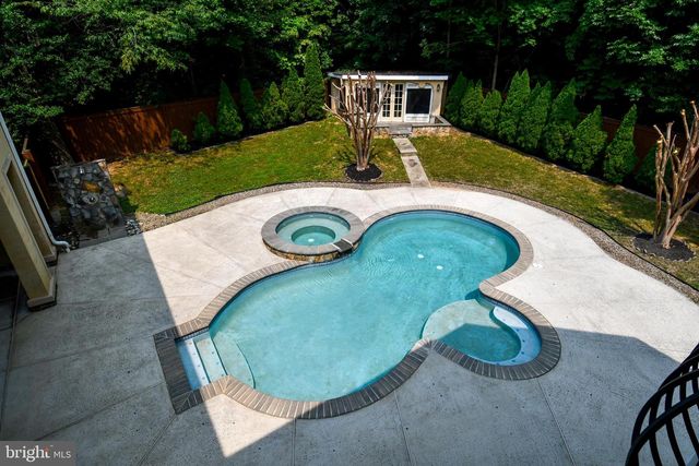 7104 OLD DOMINION DR, Mclean, VA 22101