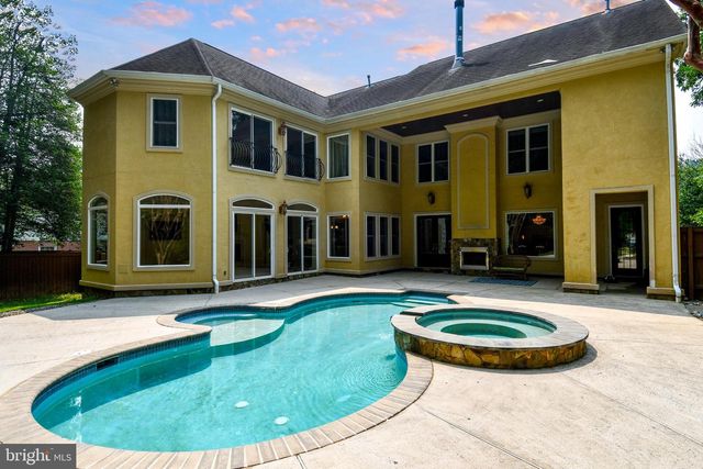 7104 OLD DOMINION DR, Mclean, VA 22101