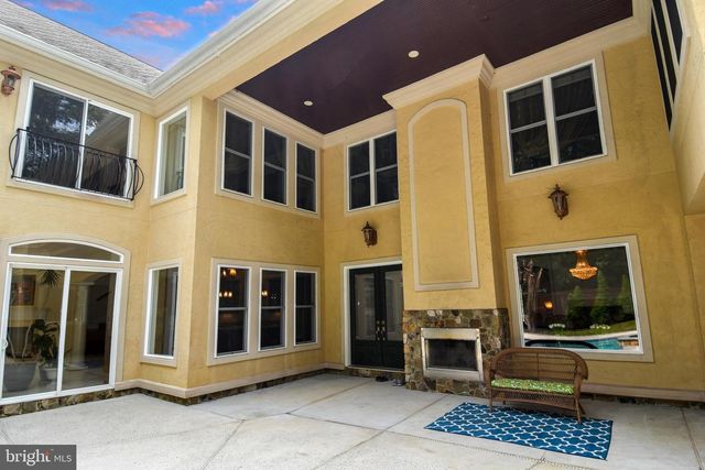 7104 OLD DOMINION DR, Mclean, VA 22101