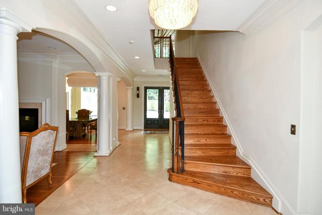 7104 OLD DOMINION DR, Mclean, VA 22101
