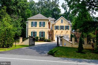 7104 OLD DOMINION DR, Mclean, VA 22101
