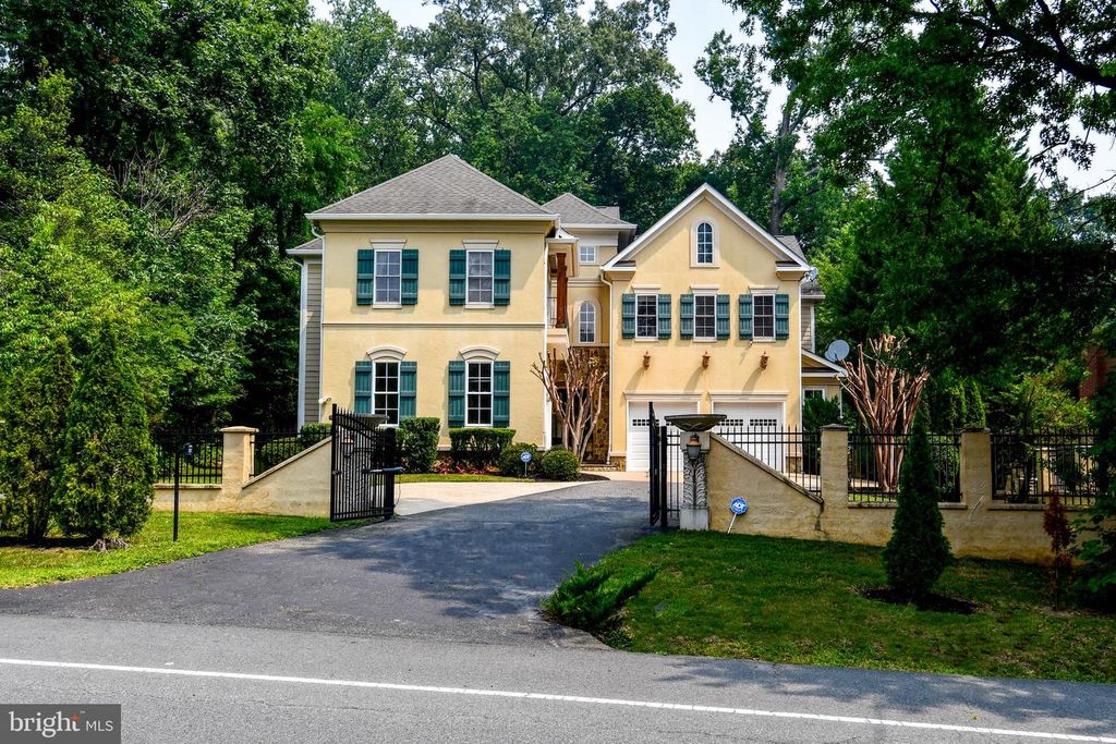 7104 OLD DOMINION DR, Mclean, VA 22101