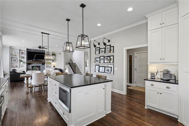 16172 W 163rd Place, Olathe, KS 66062