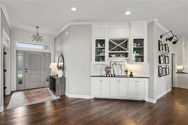 16172 W 163rd Place, Olathe, KS 66062