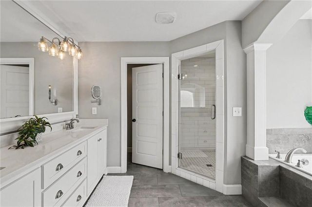 16172 W 163rd Place, Olathe, KS 66062