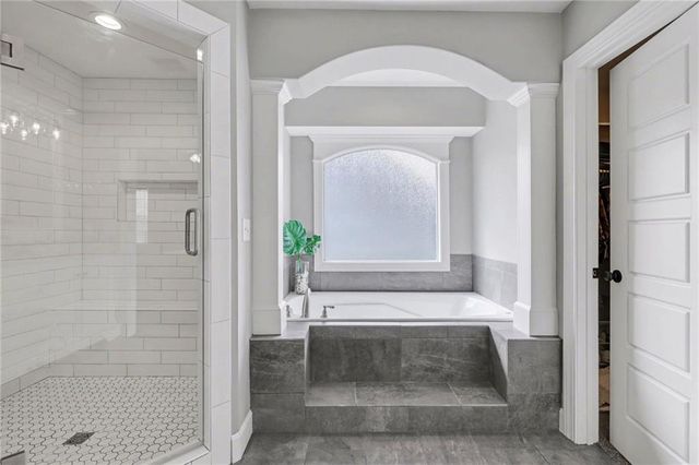 16172 W 163rd Place, Olathe, KS 66062