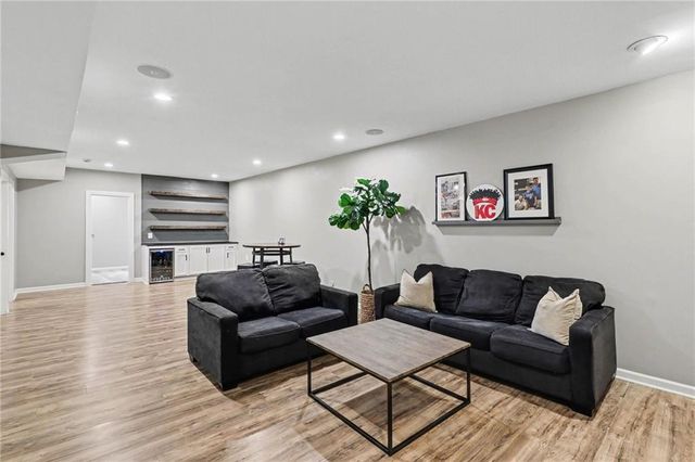 16172 W 163rd Place, Olathe, KS 66062