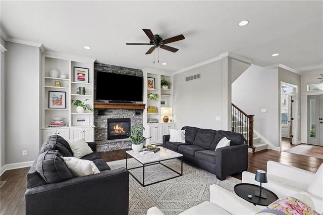 16172 W 163rd Place, Olathe, KS 66062