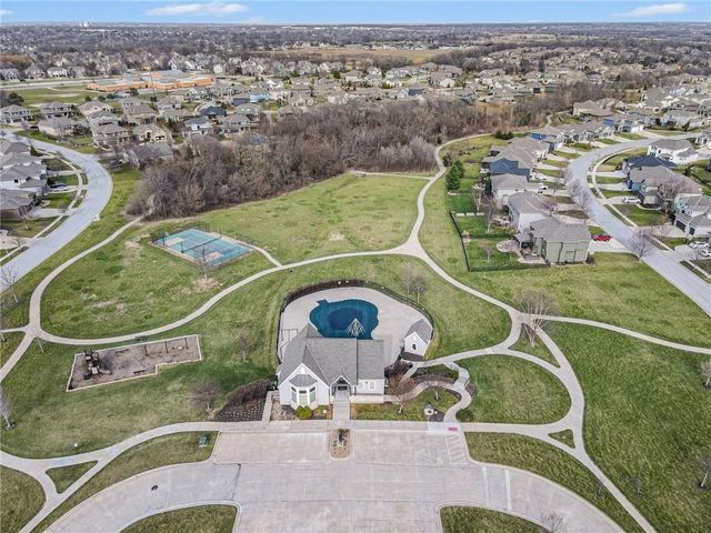 16172 W 163rd Place, Olathe, KS 66062