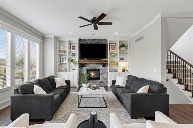 16172 W 163rd Place, Olathe, KS 66062