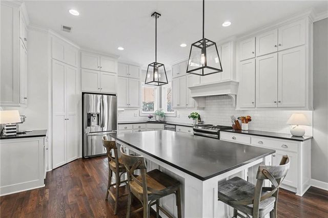 16172 W 163rd Place, Olathe, KS 66062