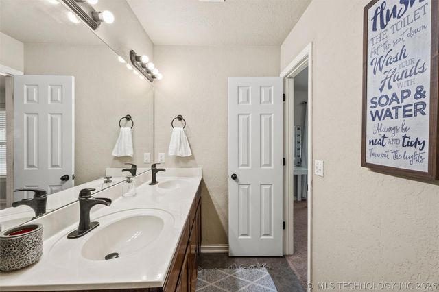 13104 E 133rd Street N, Collinsville, OK 74021