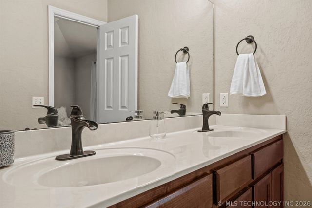 13104 E 133rd Street N, Collinsville, OK 74021