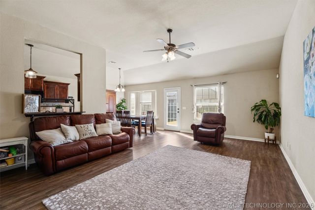 13104 E 133rd Street N, Collinsville, OK 74021