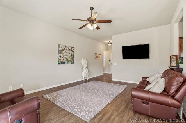 13104 E 133rd Street N, Collinsville, OK 74021