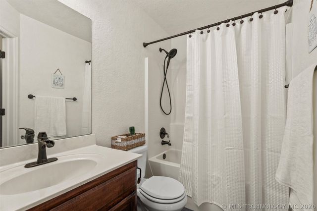 13104 E 133rd Street N, Collinsville, OK 74021