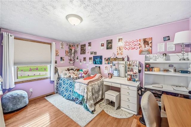 11 Clubhouse Dr, Shenango Twp, PA 16159