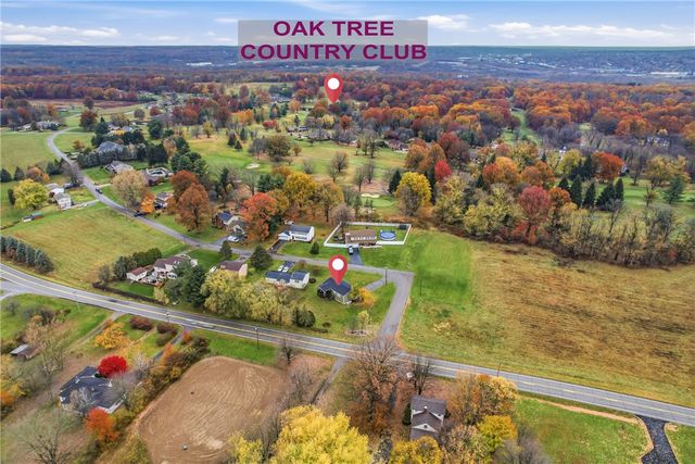 11 Clubhouse Dr, Shenango Twp, PA 16159