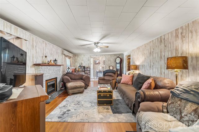 2706 Connelly Springs Road, Granite Falls, NC 28630