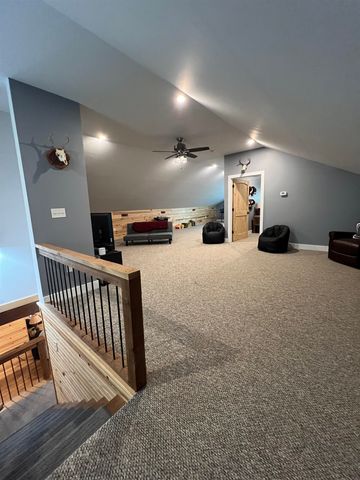 5205 HAMBURG RD, Michie, TN 38357