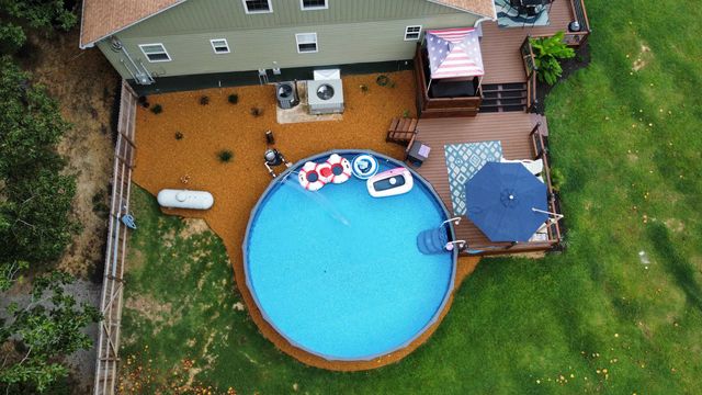 5205 HAMBURG RD, Michie, TN 38357