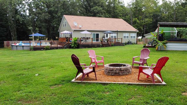 5205 HAMBURG RD, Michie, TN 38357