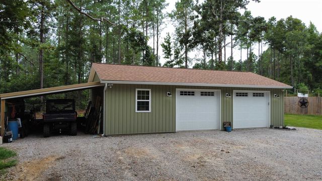 5205 HAMBURG RD, Michie, TN 38357