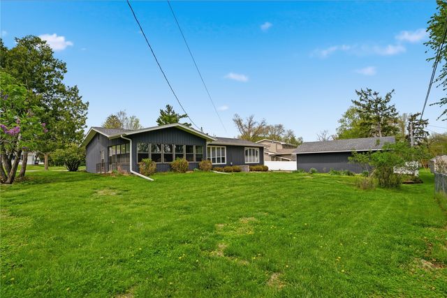 284 Indiandale Road SE, Cedar Rapids, IA 52403