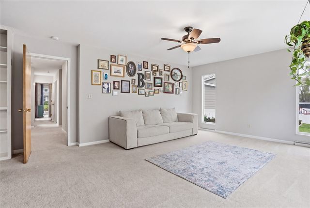 284 Indiandale Road SE, Cedar Rapids, IA 52403