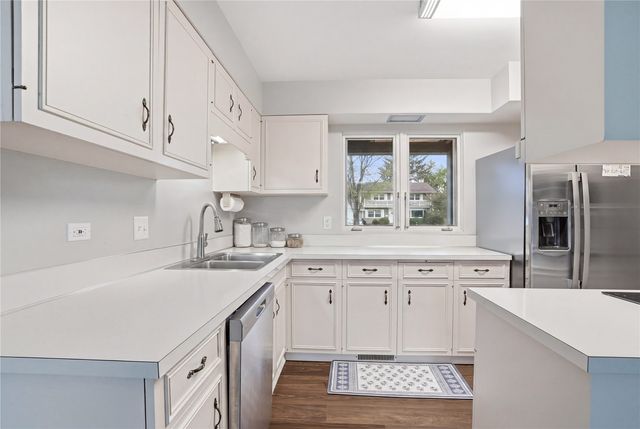 284 Indiandale Road SE, Cedar Rapids, IA 52403