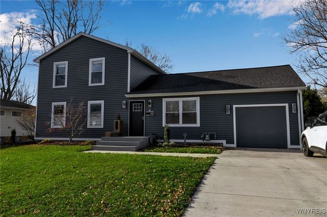 302 Brookwood Drive, Hamburg, NY 14075